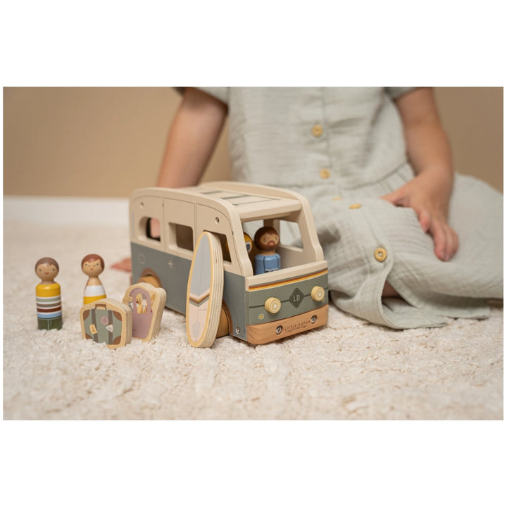 Little Dutch Van mit Spielfiguren
